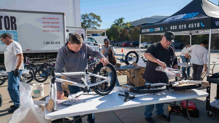 Vector2024 Bike Building Event03285